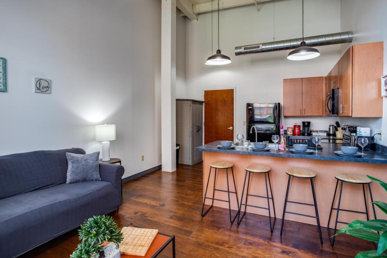 Appartamento Ny Style Centric Loft With King Bed By Park Ave Rochester Esterno foto