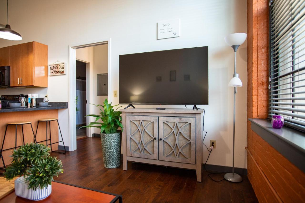 Appartamento Ny Style Centric Loft With King Bed By Park Ave Rochester Esterno foto
