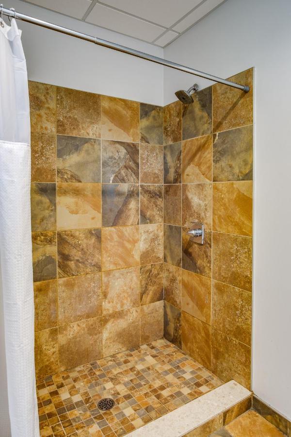 Appartamento Ny Style Centric Loft With King Bed By Park Ave Rochester Esterno foto